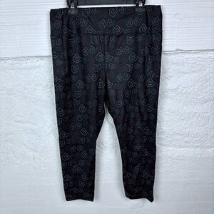 NWOT BEND Ohio state university black heart cellphone pocket stretch capris 3XL